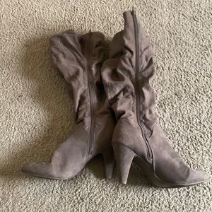 JCPenney suede boots size 10- Tan color